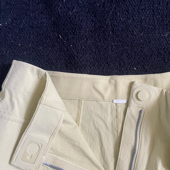 Lululemon Trek Cargo Shorts - Picture 5 of 6